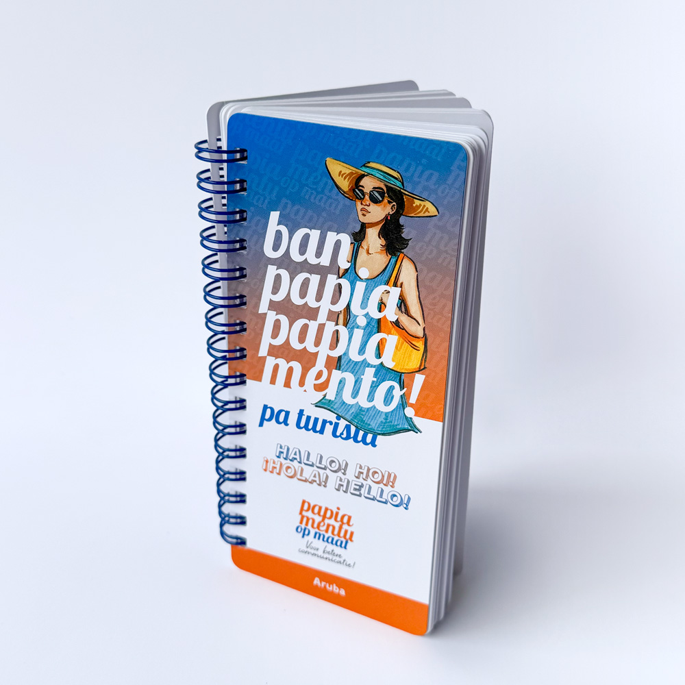 Ban papia papiamento pa turista, een taalgids Papiamento voor Aruba met 52 pagina's in een ringband.