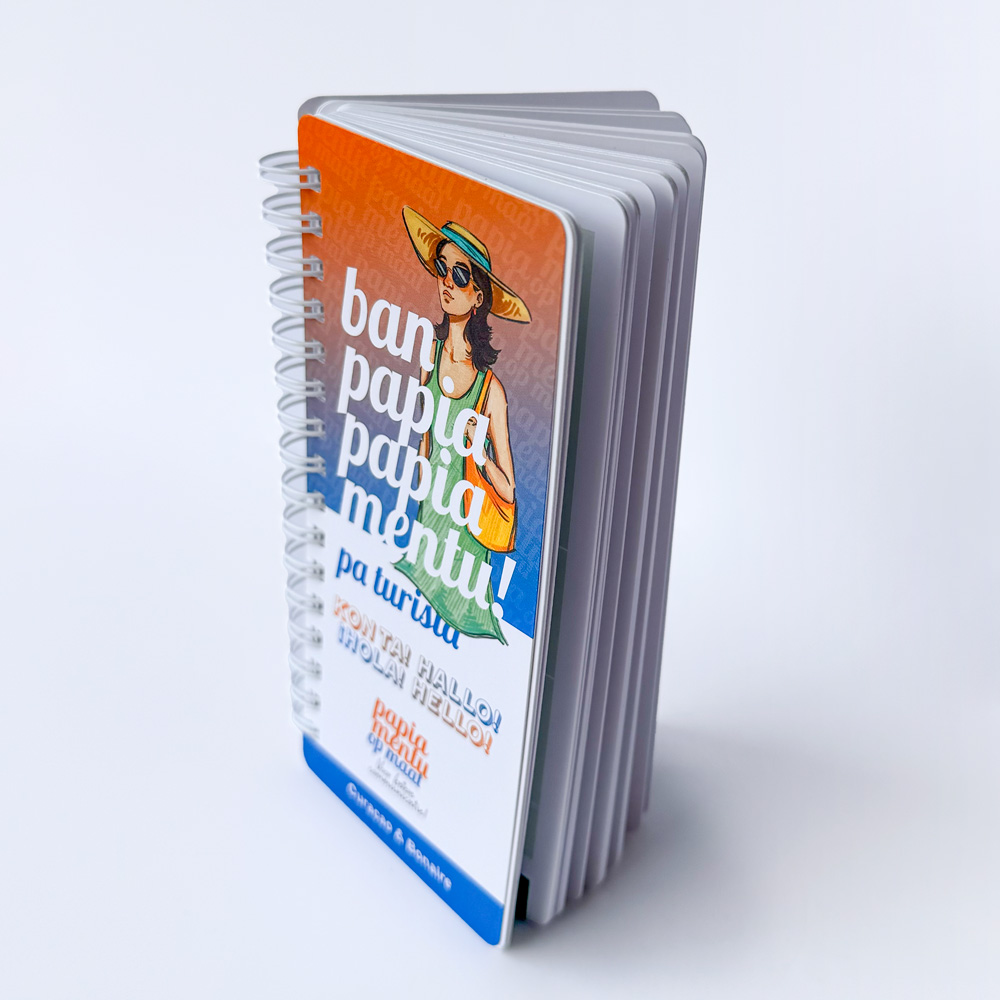Ban papia papiamentu pa turista, een taalgids Papiamentu voor Curaçao / Bonaire met 52 pagina's in een ringband